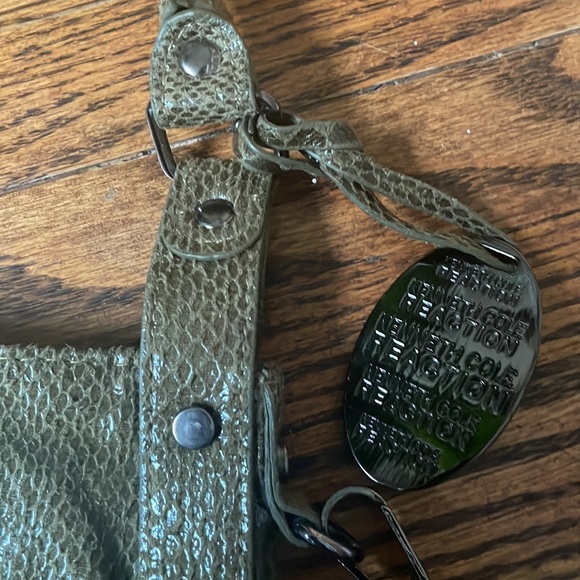 Kenneth Cole Green Purse - Picture 3 of 4